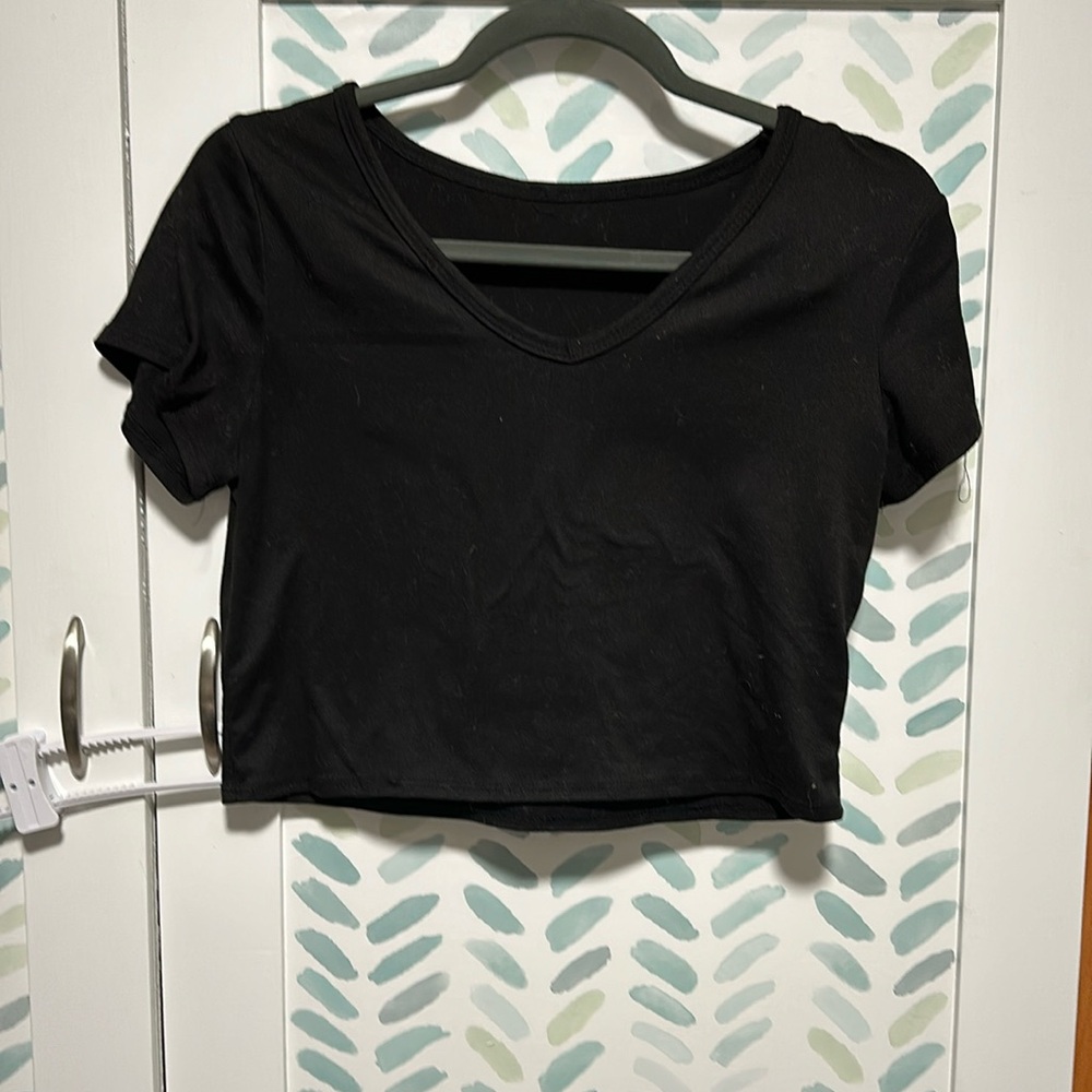 Cropped black V-neck